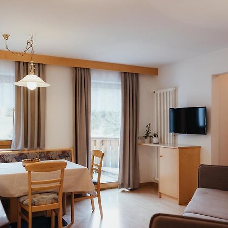 Residence Chalet Pinis Корвара ин Бадия Екстериор снимка