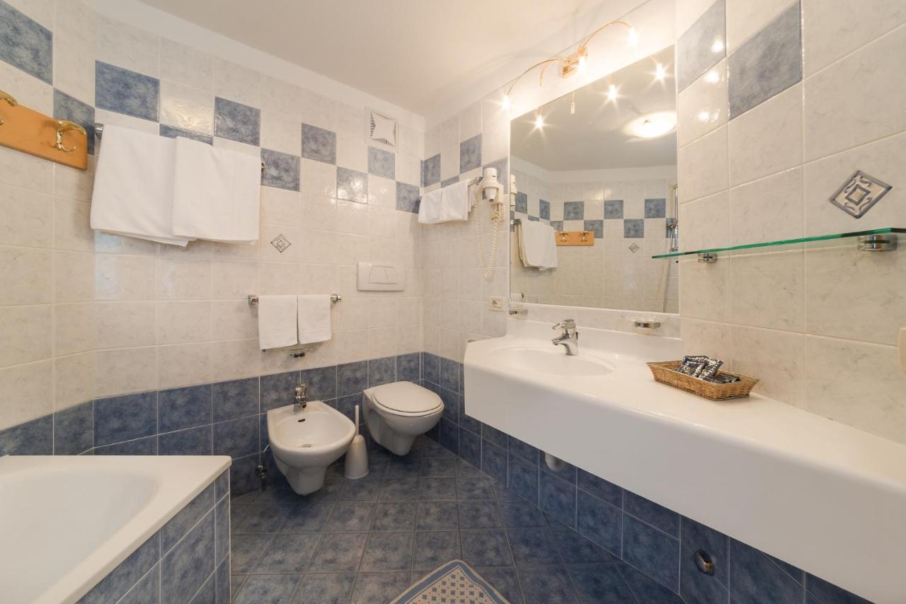 Residence Chalet Pinis Корвара ин Бадия Екстериор снимка