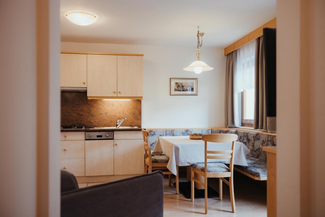 Residence Chalet Pinis Корвара ин Бадия Екстериор снимка