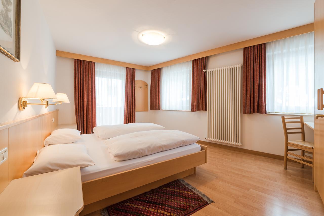 Residence Chalet Pinis Корвара ин Бадия Екстериор снимка