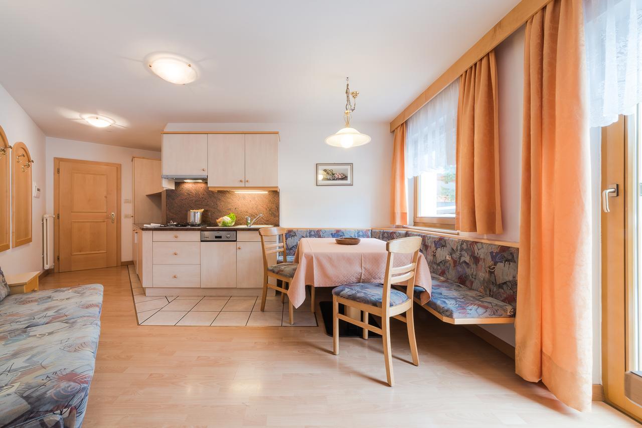 Residence Chalet Pinis Корвара ин Бадия Екстериор снимка